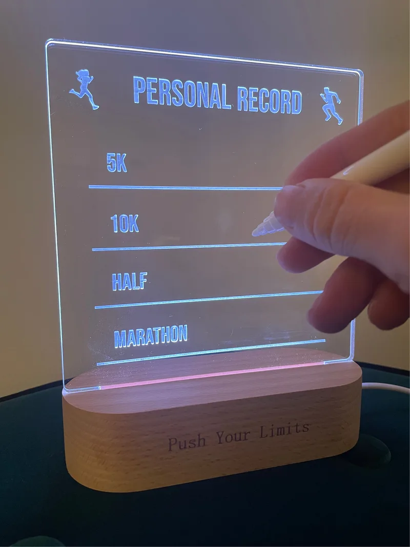 Remplissage du Your Golden Record avec un stylo
